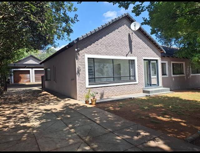 5 BEDROOM HOUSE FOR SALE IN MURRAYFIELD